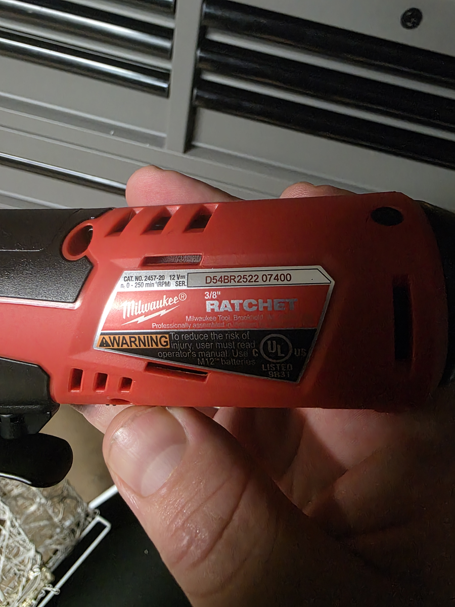 Milwaukee M12 3/8 in Cordless Ratchet